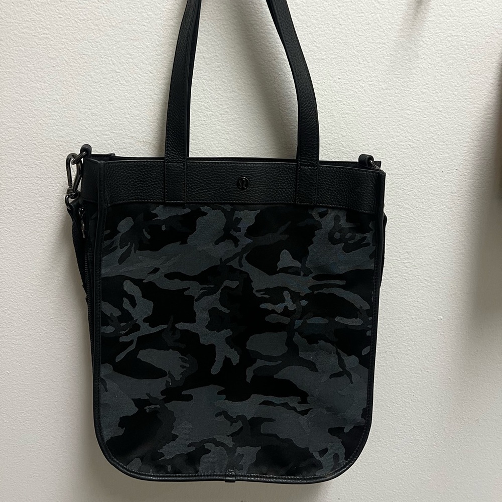 Lululemon gym bag